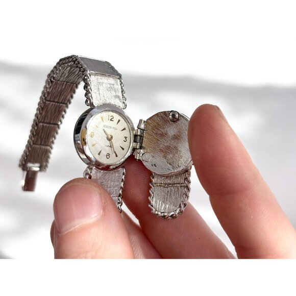 Beacon Hill Silver Belt Buckle Locket Ladies Vintage Wristwatch - 17mm - WORKS! - Picture 3 of 14